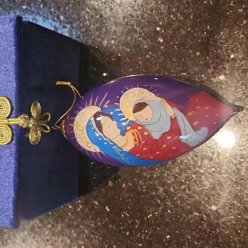 Pier 1 Li Bien ornament, 2012, Mary & baby Jesus